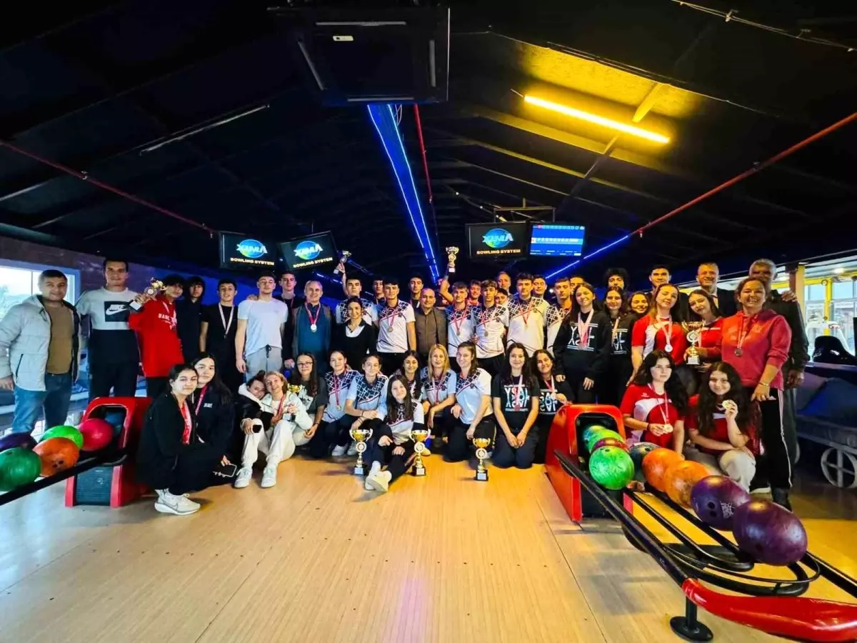 Aydın’da Gençler Bowling Turnuvası Sona Erdi