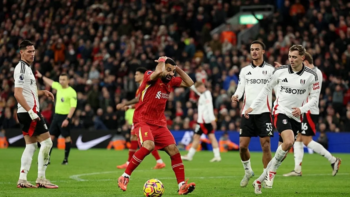 PREMIER LİG: Liverpool, Fulham karşısında 10 kişiyle 1 puana razı oldu!